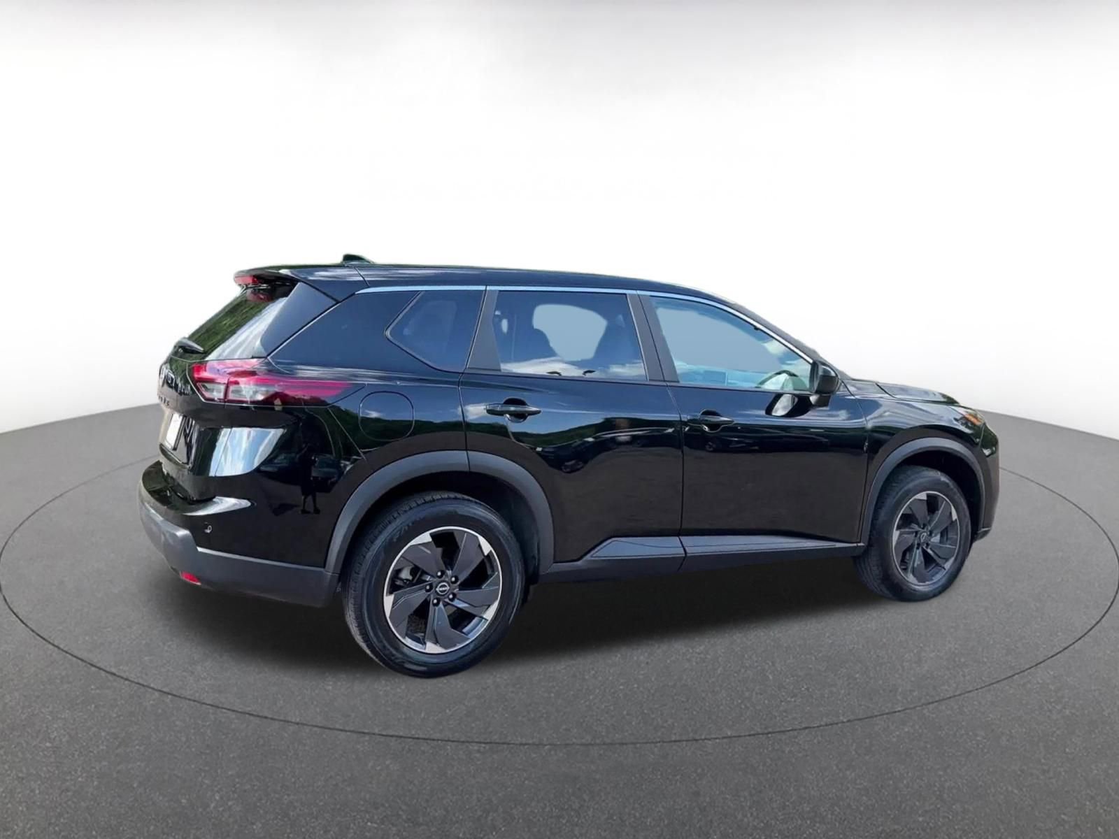 Used 2025 Nissan Rogue SV FWD image 15