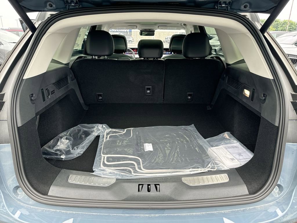 New 2025 Lincoln Nautilus Premier w/ Equipment Group 102A AWD/4WD image 25