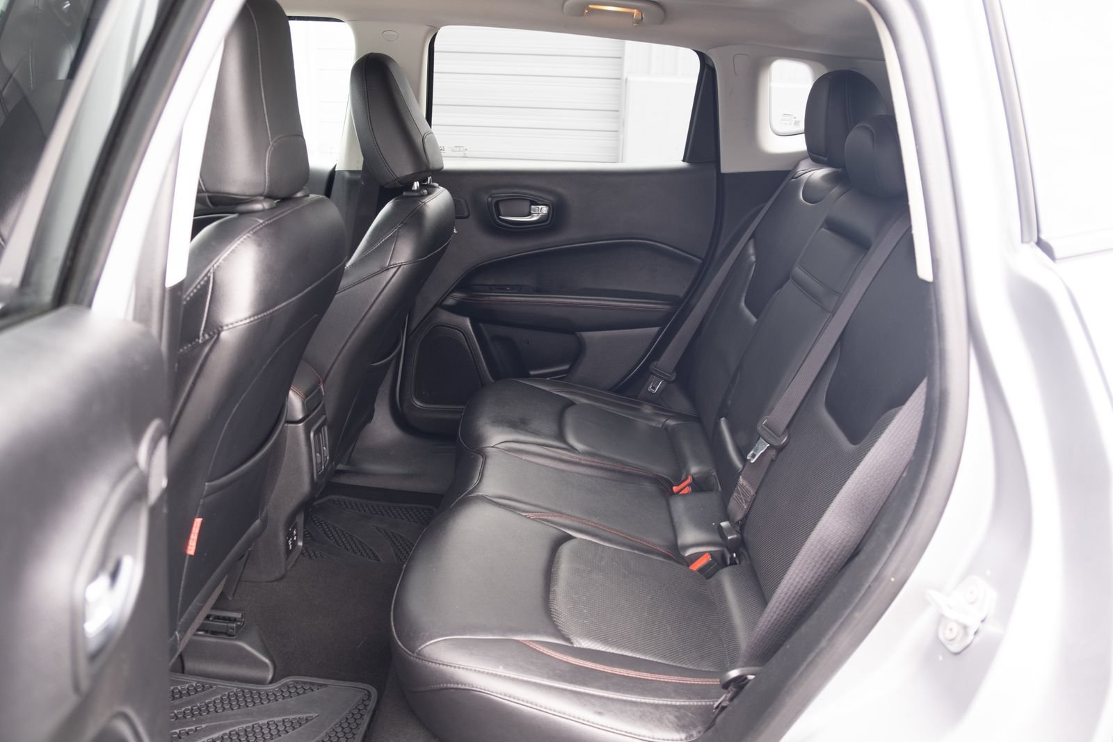 Used 2017 Jeep Compass Trailhawk w/ Leather Interior Group AWD/4WD image 17