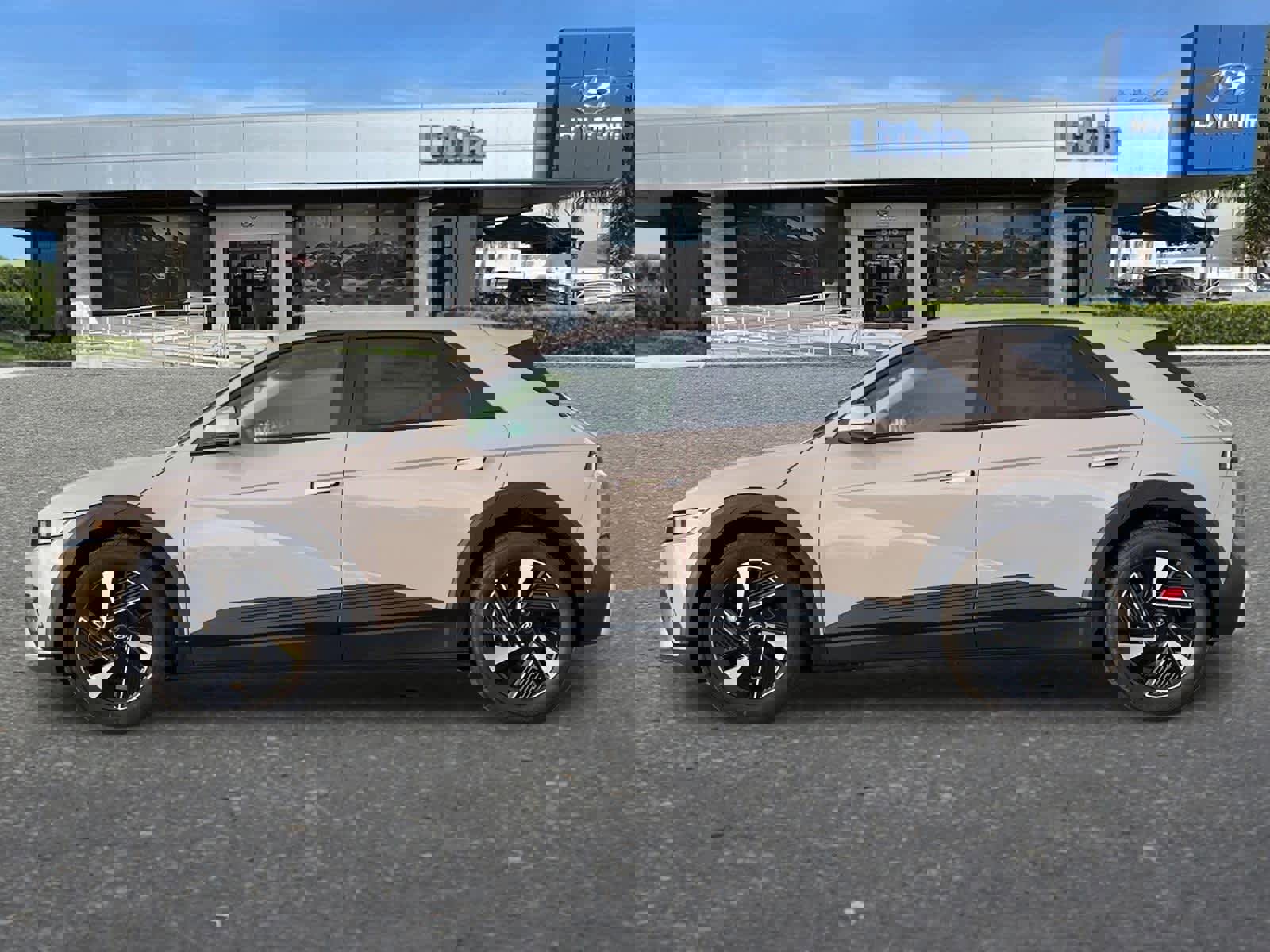 New 2026 Hyundai Ioniq 5 SE image 5