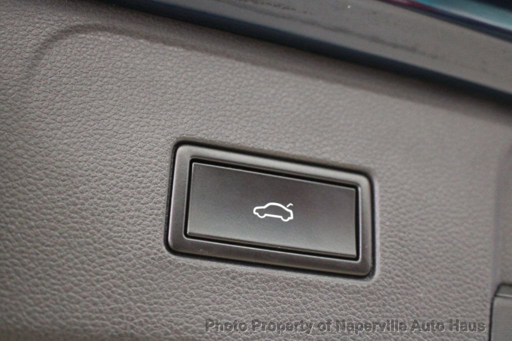 Used 2019 Volkswagen Atlas SEL Premium image 34