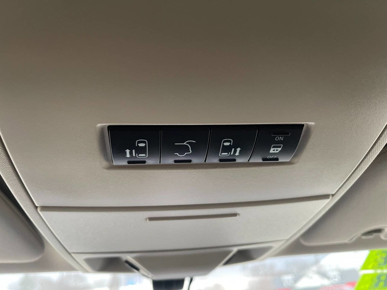 Used 2012 Chrysler Town & Country Touring-L w/ Entertainment Group #2 image 27