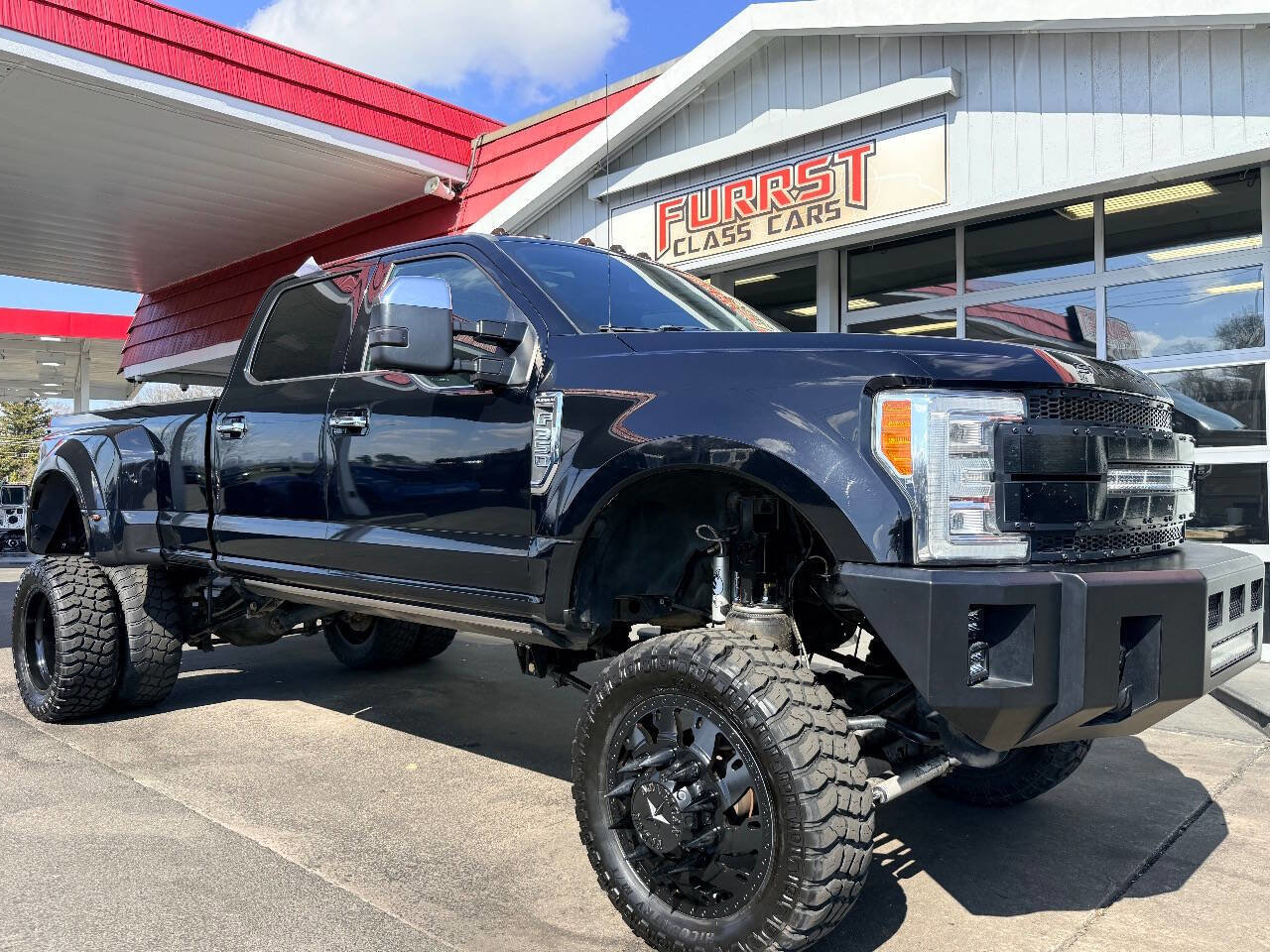 Used 2017 Ford F350 Platinum w/ Platinum Ultimate Package image 24