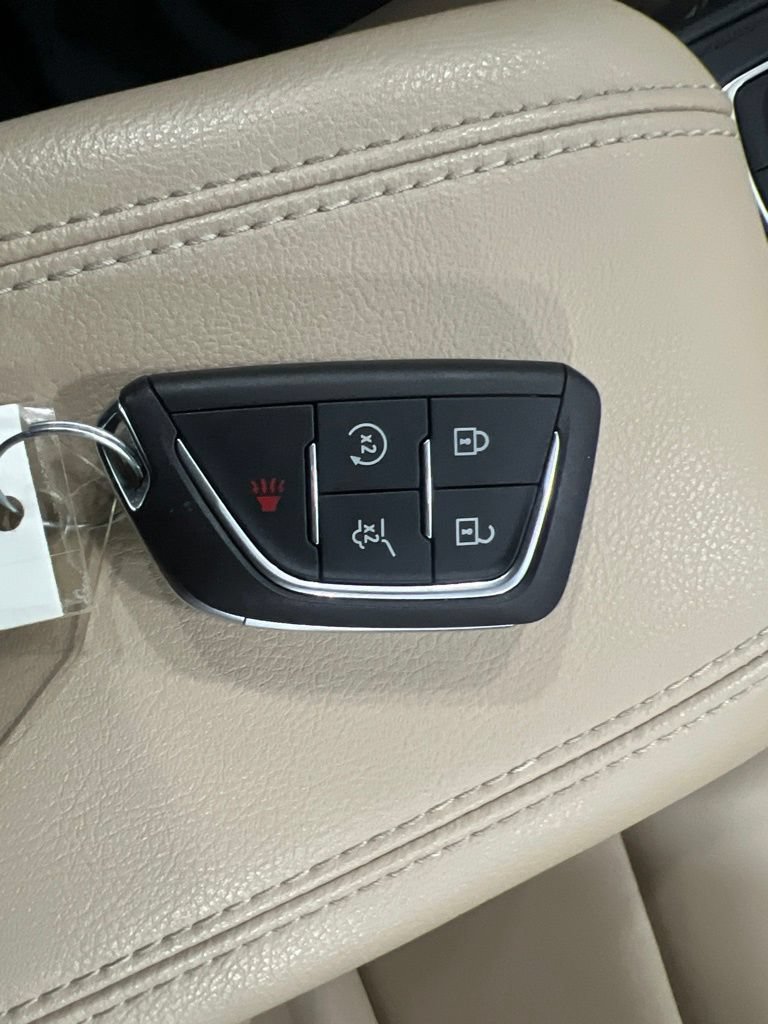 Used 2024 Cadillac XT4 Luxury w/ Cold Weather Package AWD/4WD image 26