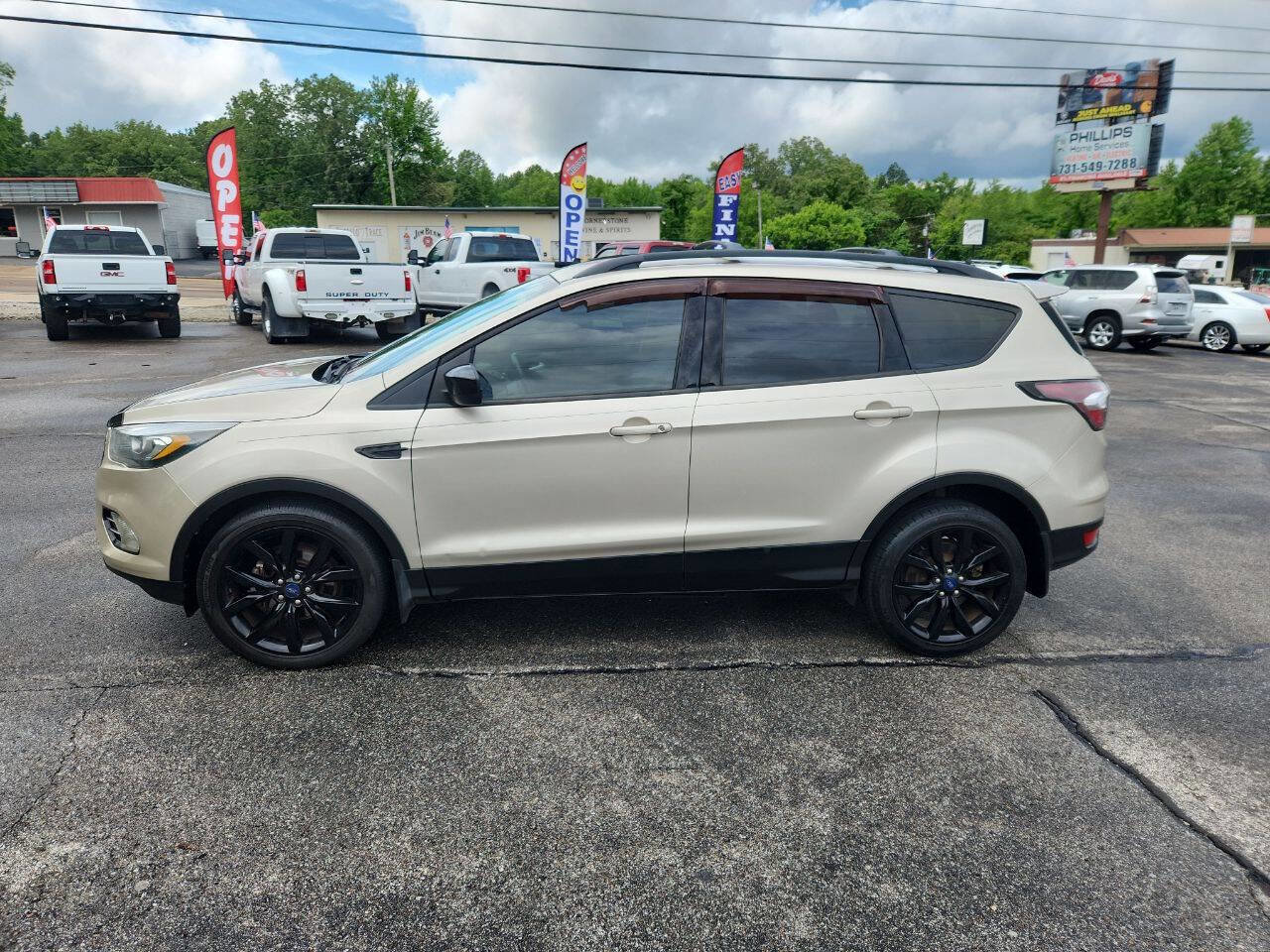 Used 2017 Ford Escape SE w/ SE Sport Appearance Package image 10