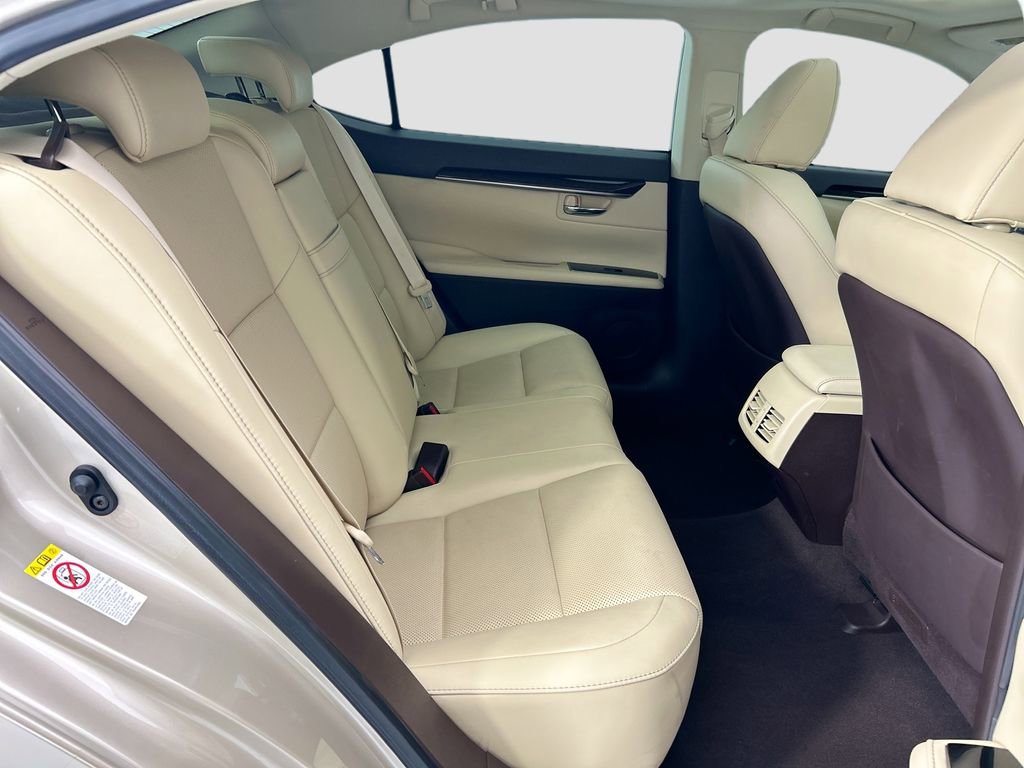 Used 2018 Lexus ES 350 w/ Navigation System Package image 21