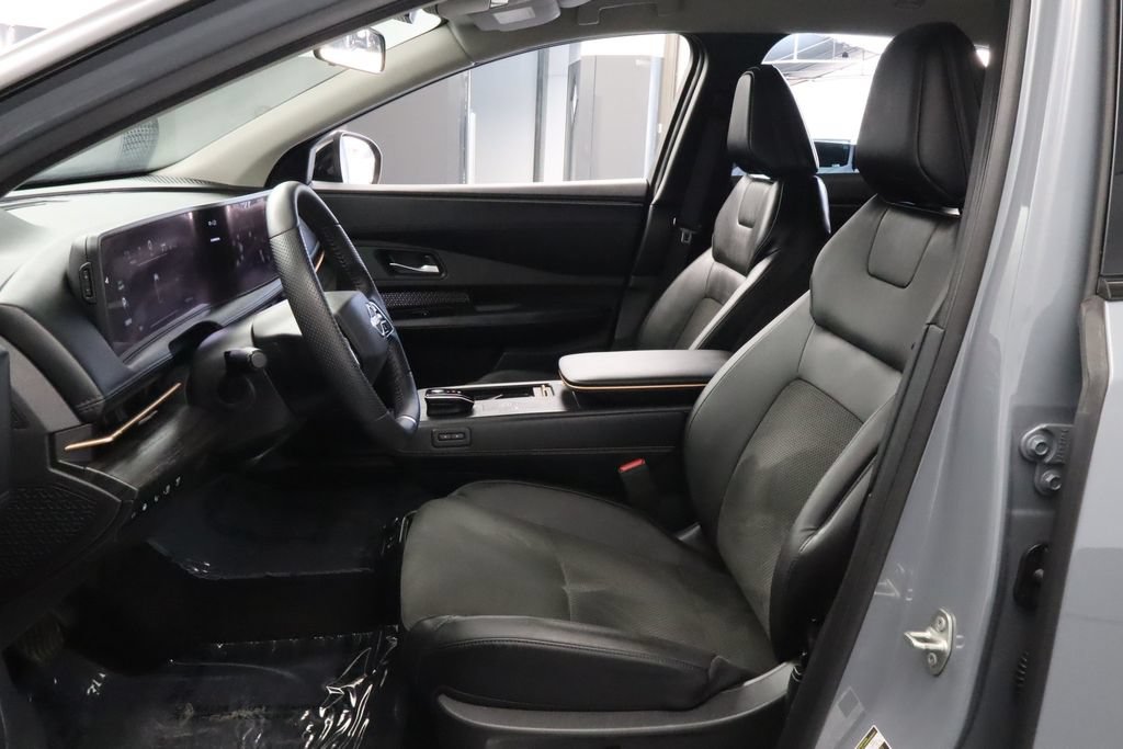Used 2025 Nissan Ariya AWD image 18