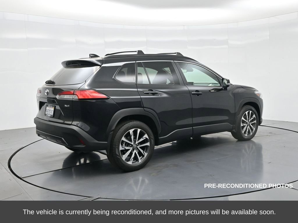 Used 2023 Toyota Corolla Cross XLE image 7