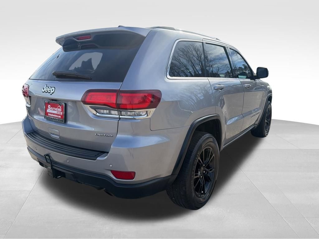 Used 2021 Jeep Grand Cherokee Laredo image 5