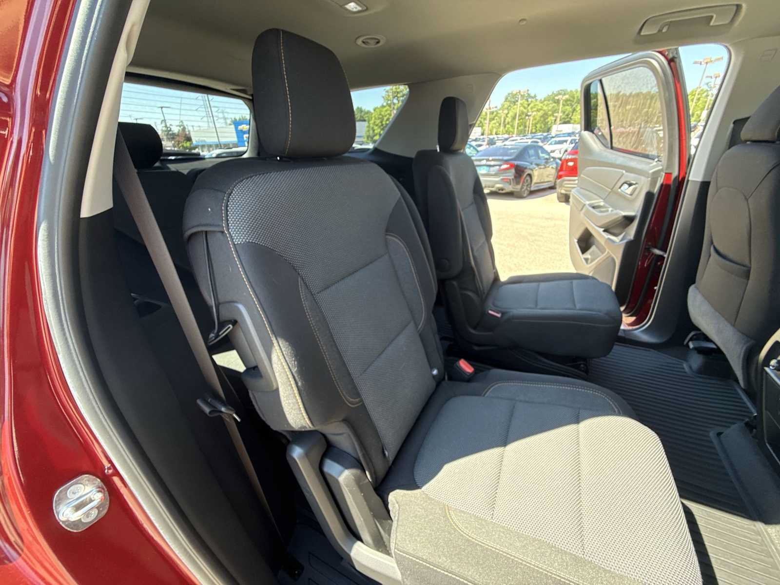 Certified 2018 Chevrolet Traverse LT FWD image 25