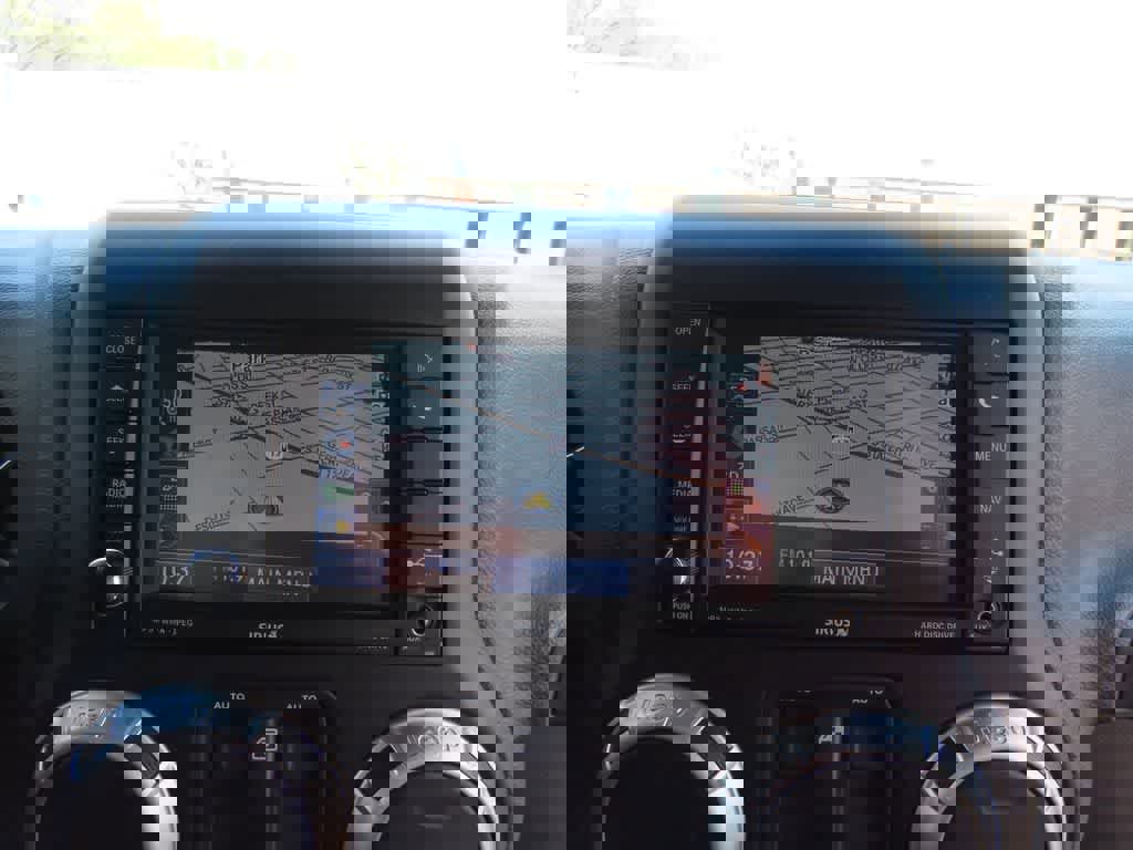 Used 2015 Jeep Wrangler Rubicon w/ Power Convenience Group image 16