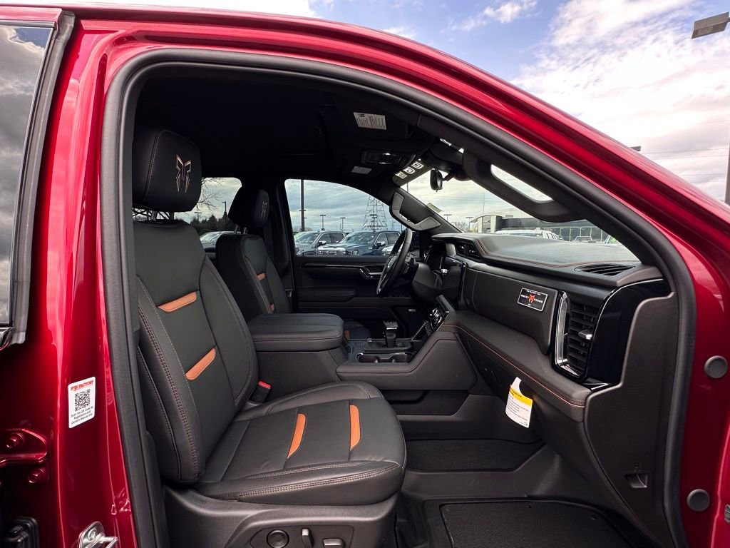 Used 2025 GMC Sierra 1500 AT4 w/ AT4 Premium Package image 11