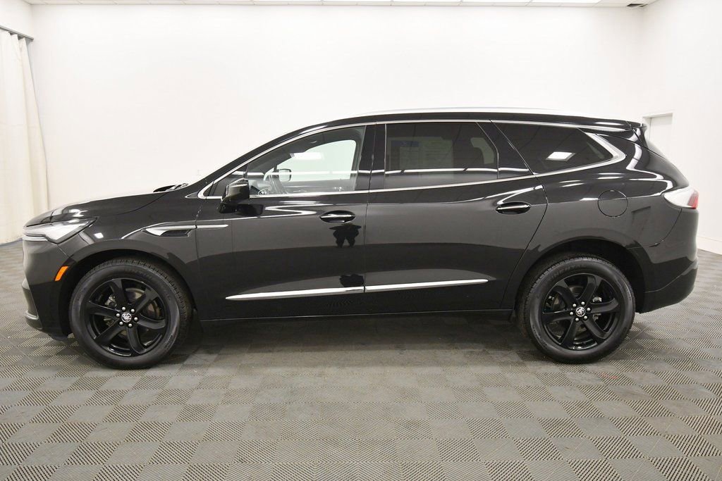 Used 2023 Buick Enclave Essence w/ Sport Touring Edition AWD/4WD image 4