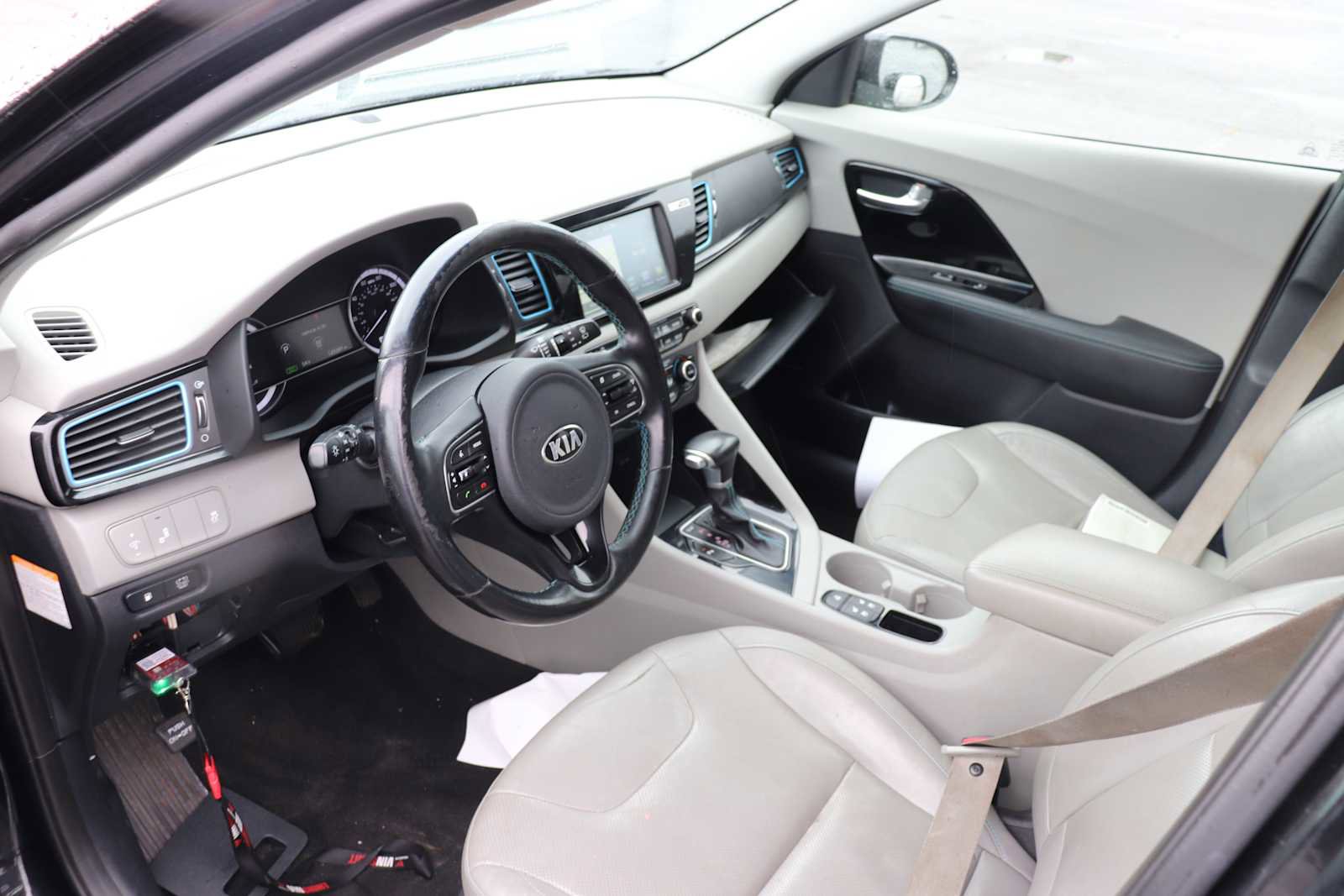 Used 2017 Kia Niro Touring image 10