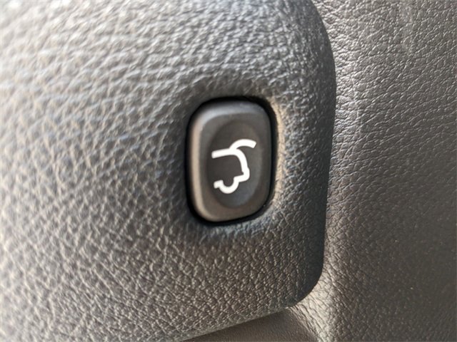Certified 2019 Jeep Grand Cherokee Laredo w/ Laredo X Package image 11