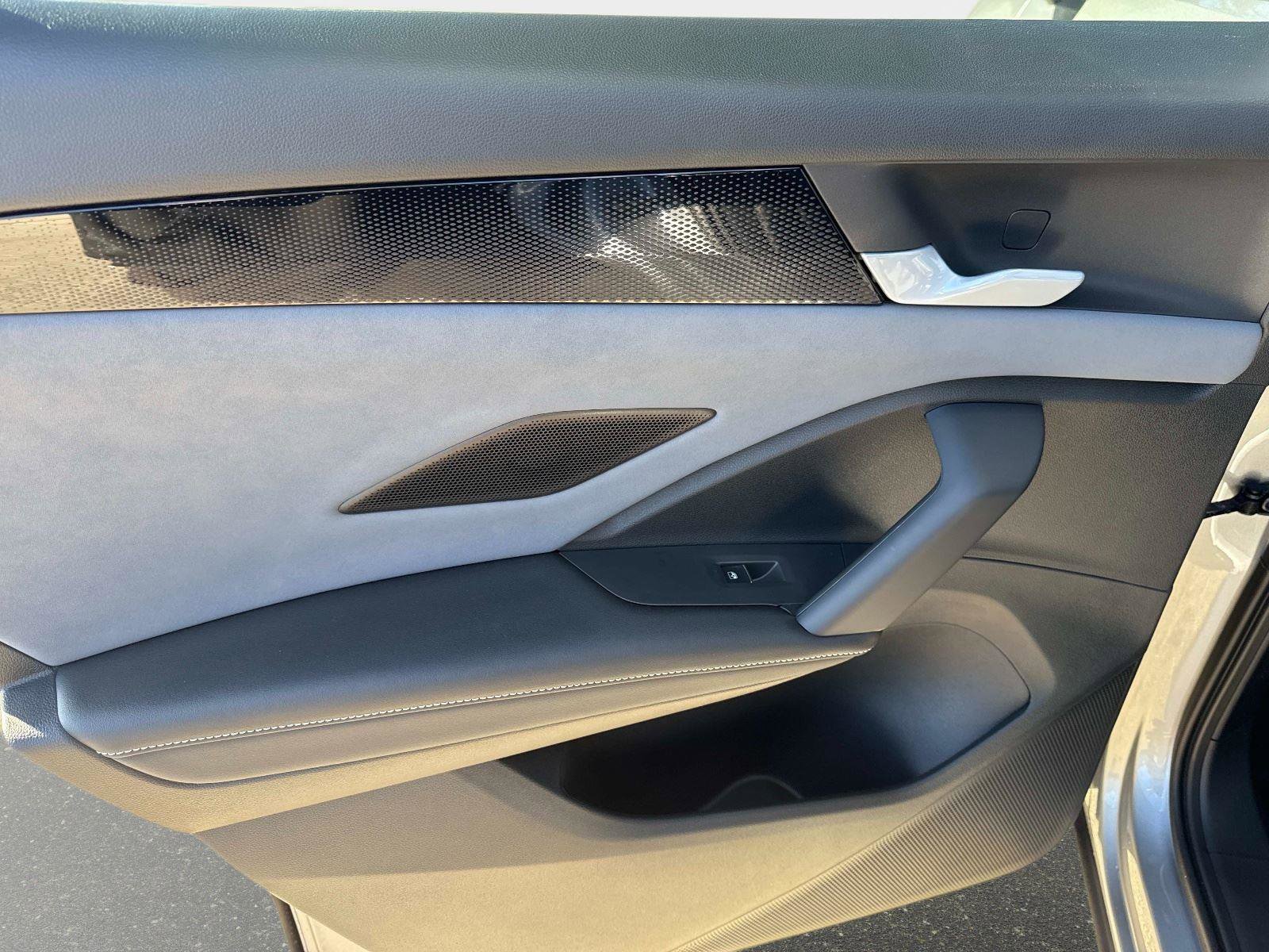 New 2026 Volkswagen Tiguan SE image 11