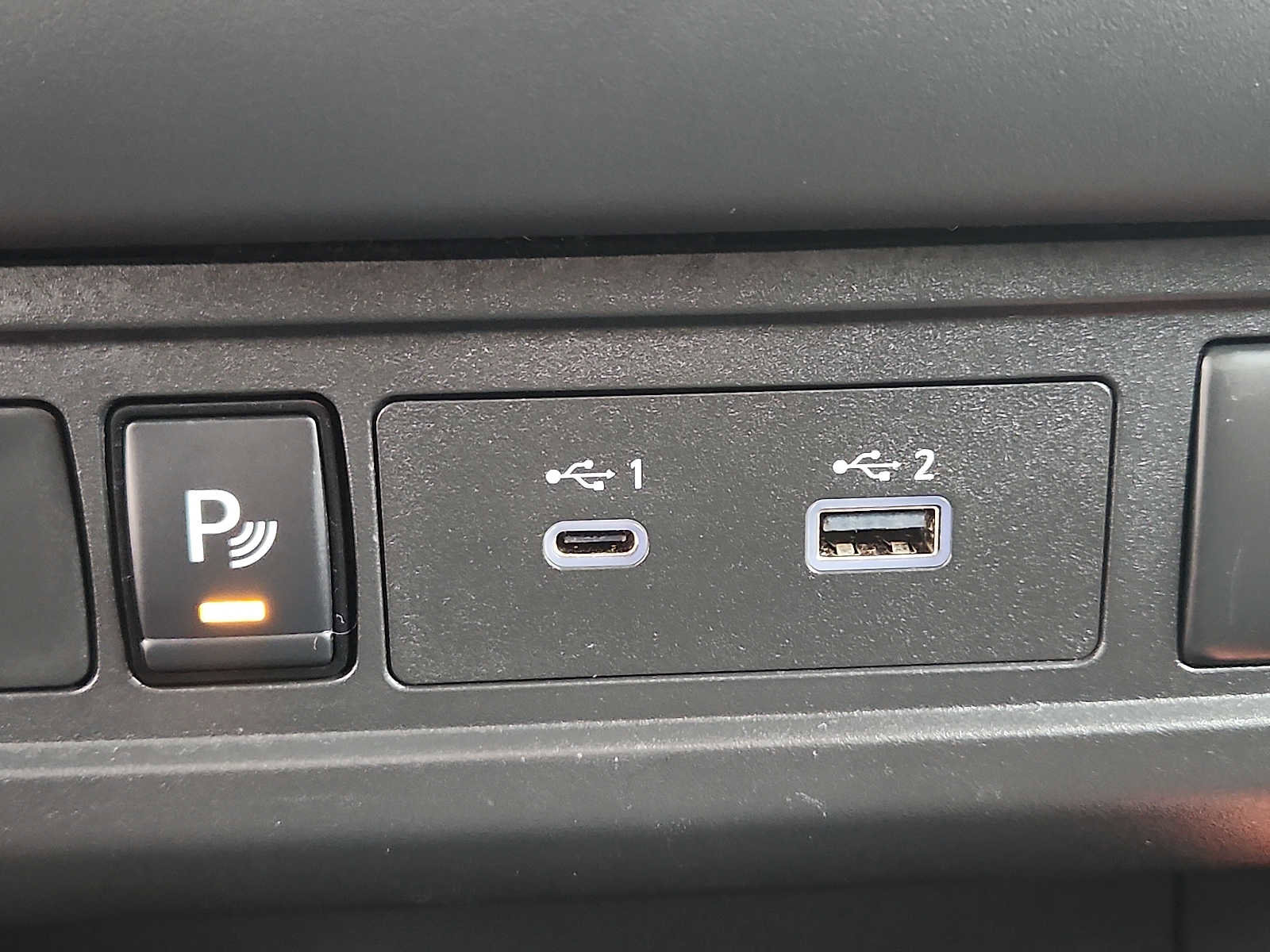 Used 2025 Nissan Frontier PRO-4X image 23