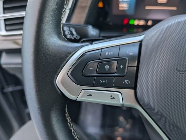 Used 2025 Volkswagen Atlas SEL image 12