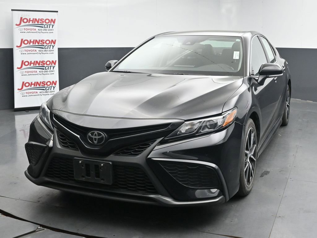 Used 2024 Toyota Camry SE FWD image 4