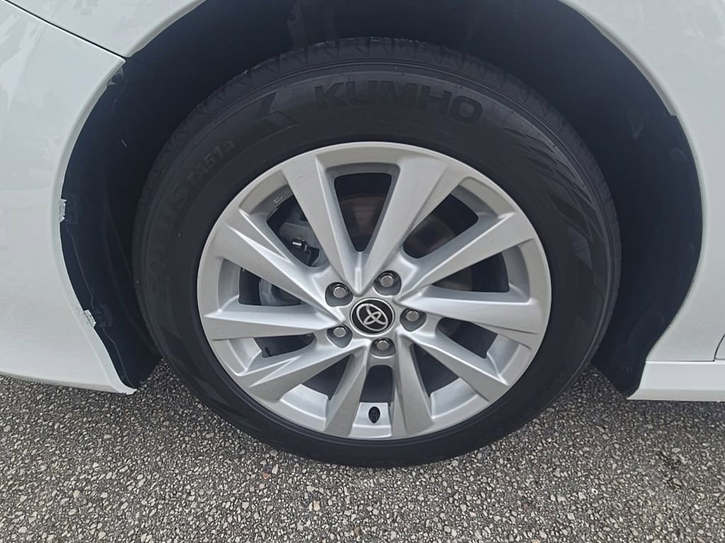 Used 2022 Toyota Camry LE FWD image 9