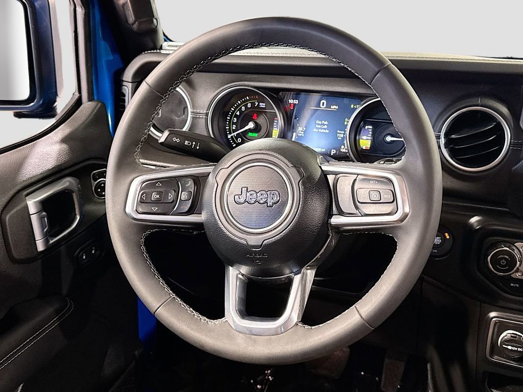 Used 2023 Jeep Wrangler Unlimited Sahara AWD/4WD image 17