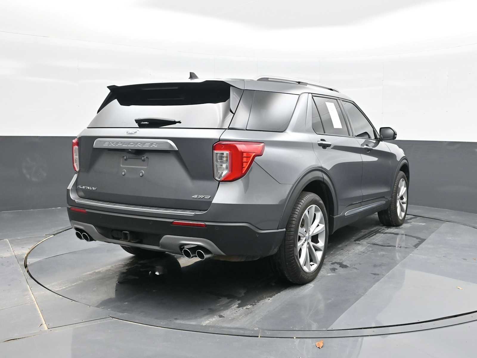 Used 2021 Ford Explorer Platinum w/ Equipment Group 601A image 4