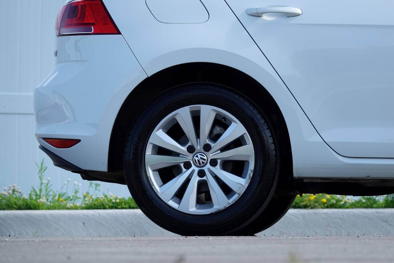 Used 2015 Volkswagen Golf TDI S FWD image 29