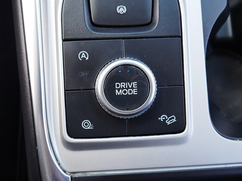 Used 2023 Ford Explorer XLT w/ Equipment Group 202A AWD/4WD image 45