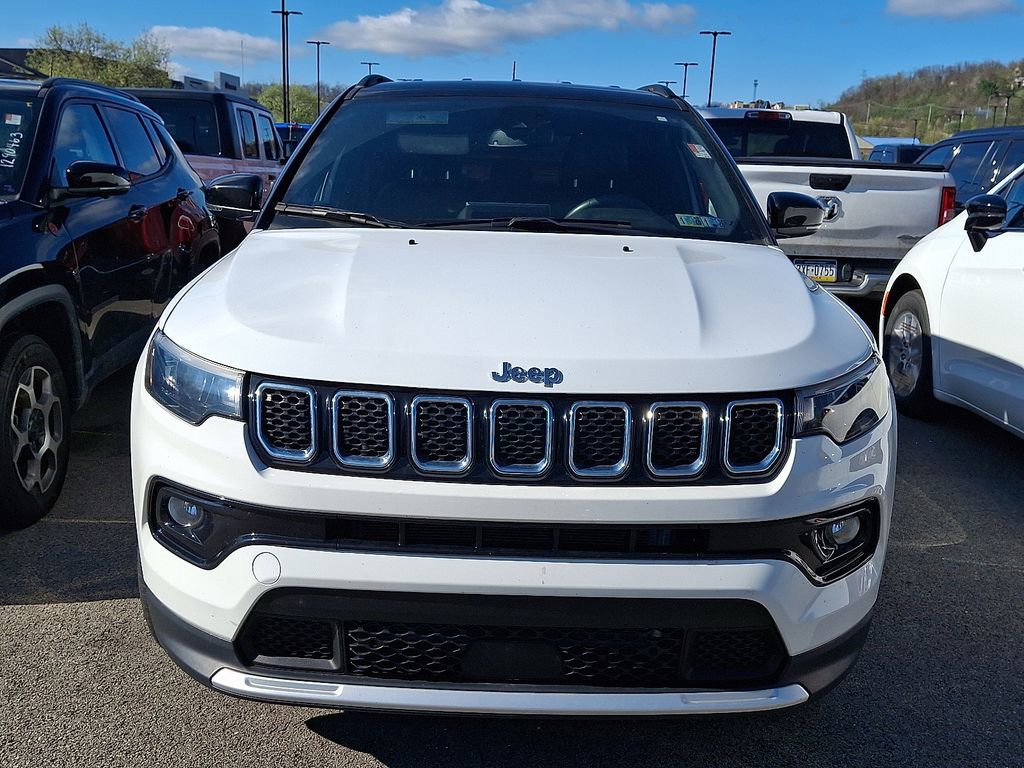 Used 2023 Jeep Compass Limited image 2