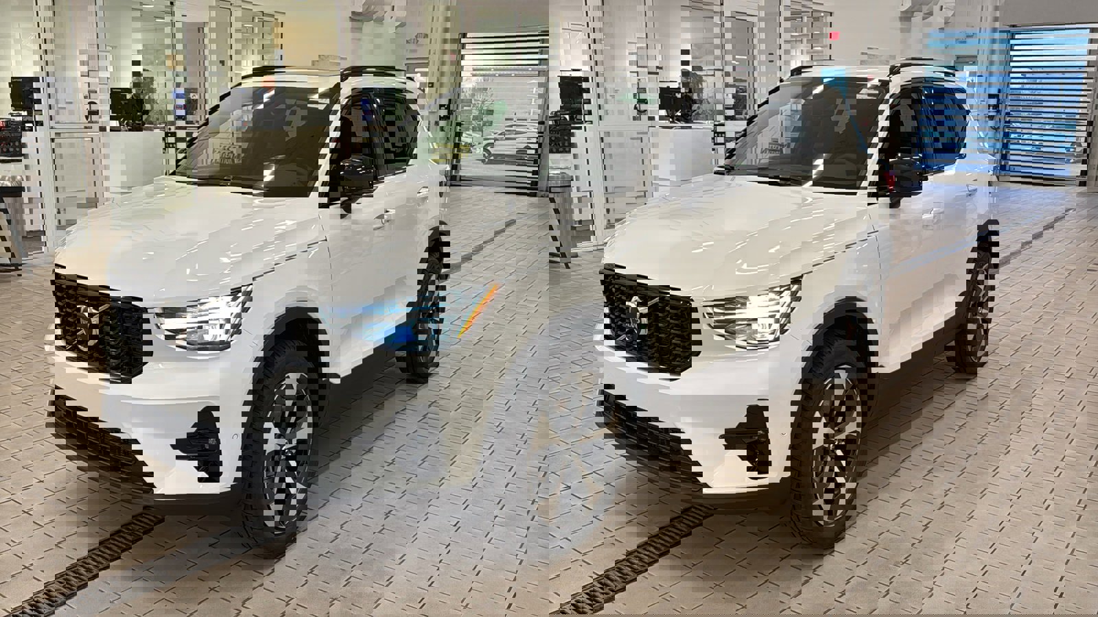 Used 2026 Volvo XC40 B5 Plus w/ Protection Package Premier AWD/4WD image 9