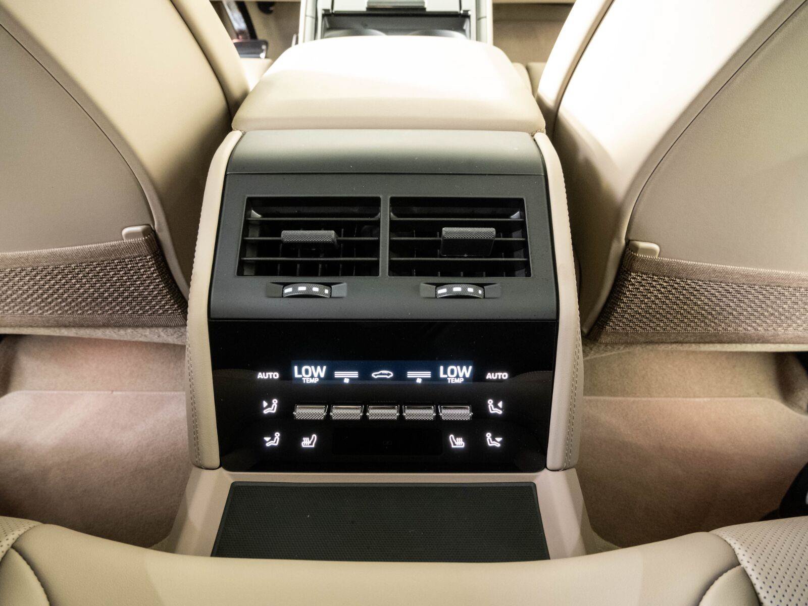 Certified 2026 Porsche Panamera 4 AWD/4WD image 21