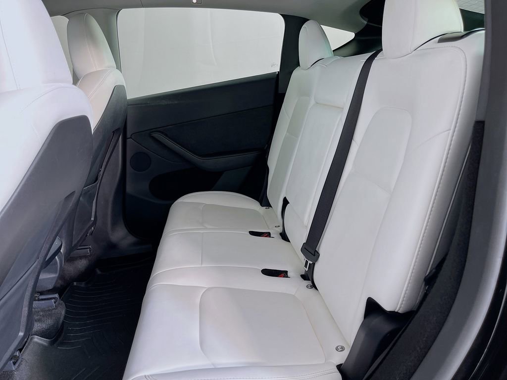 Used 2024 Tesla Model Y Performance image 25