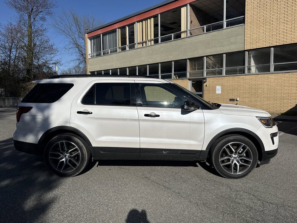 Used 2018 Ford Explorer Sport w/ Equipment Group 401A image 3