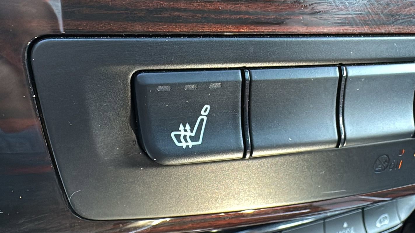 Used 2018 INFINITI QX30 Premium w/ Technology Package image 32