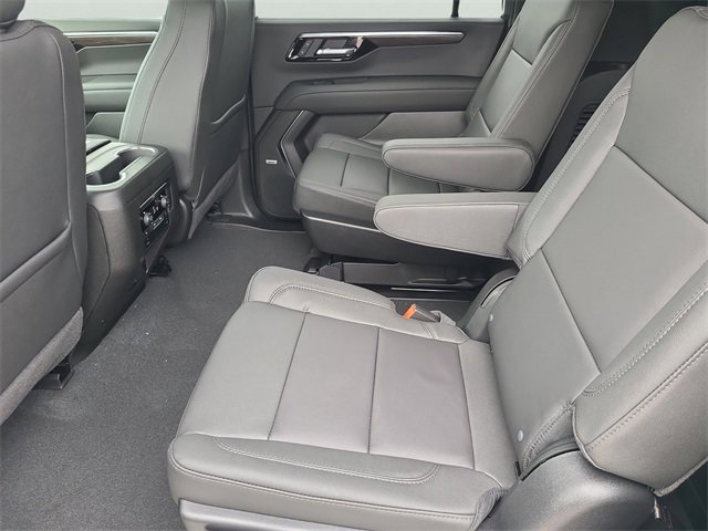 New 2026 Chevrolet Suburban LT image 15