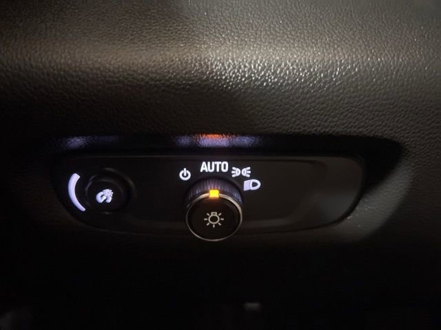 Used 2023 Chevrolet Traverse RS image 46