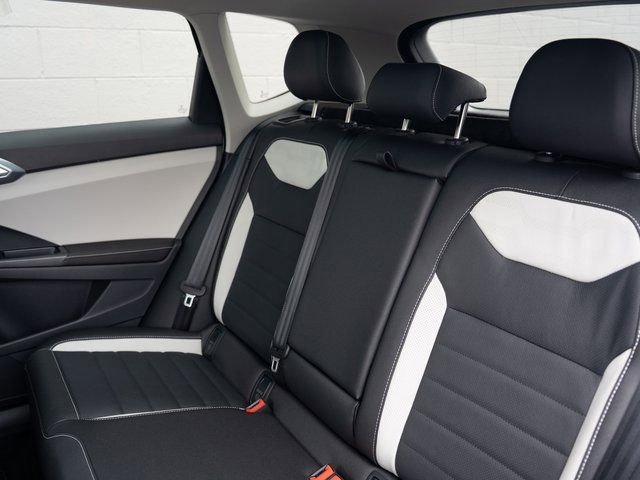 New 2026 Volkswagen Taos SEL AWD/4WD image 9