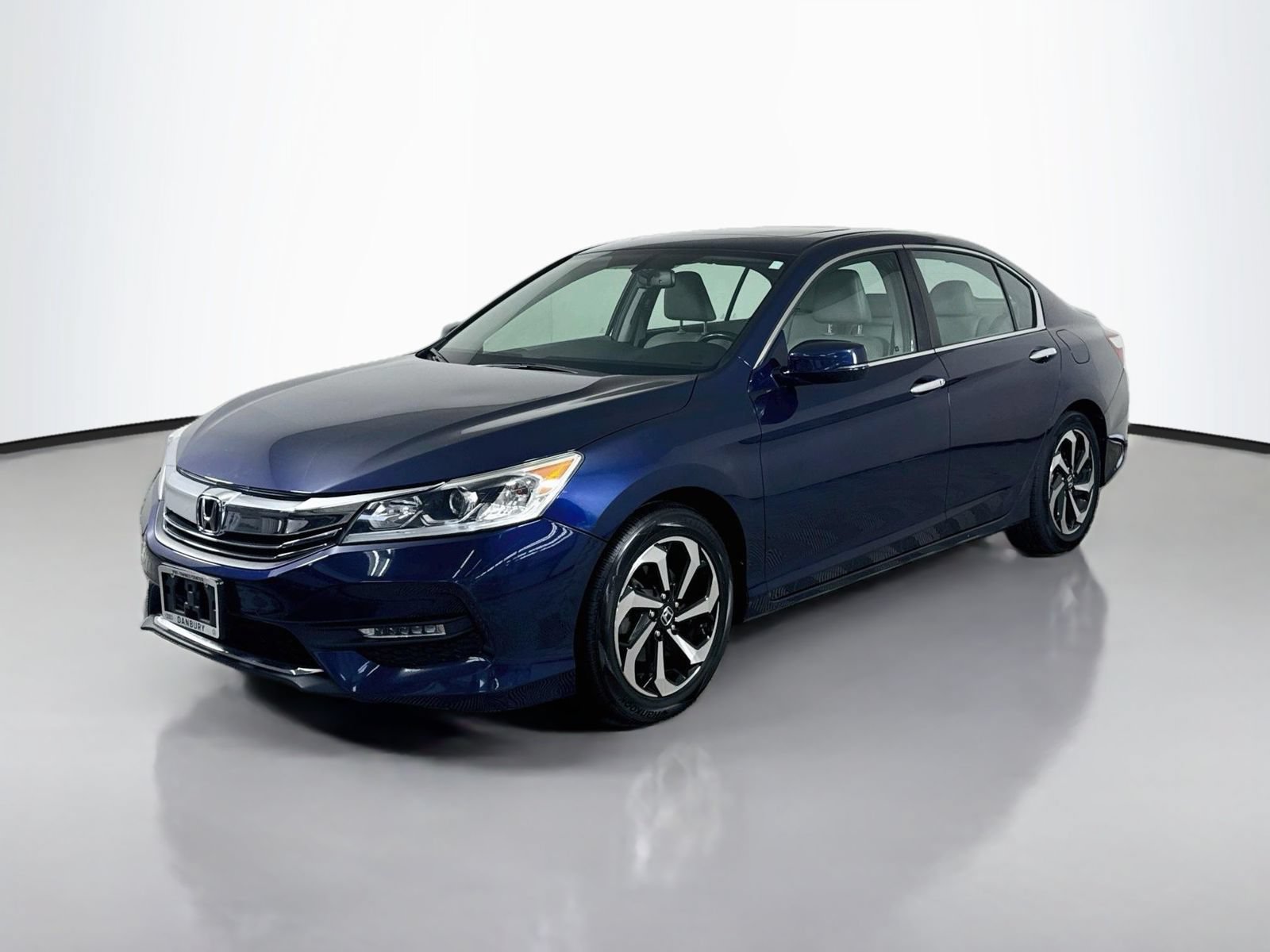 Used 2017 Honda Accord EX-L image 1