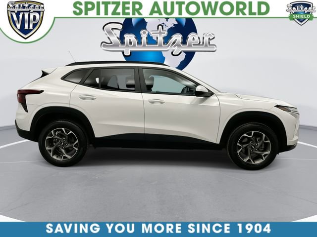 Used 2024 Chevrolet Trax LT FWD image 12