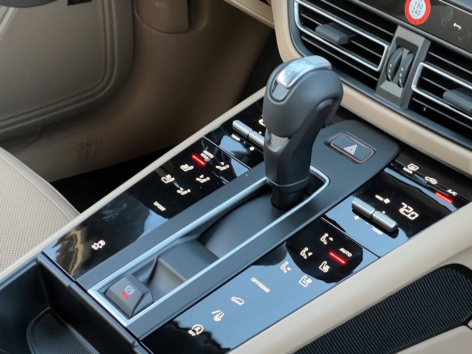 New 2026 Porsche Macan image 32