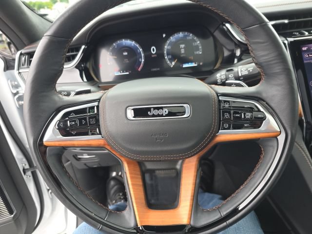 Used 2025 Jeep Grand Cherokee L Summit AWD/4WD image 21