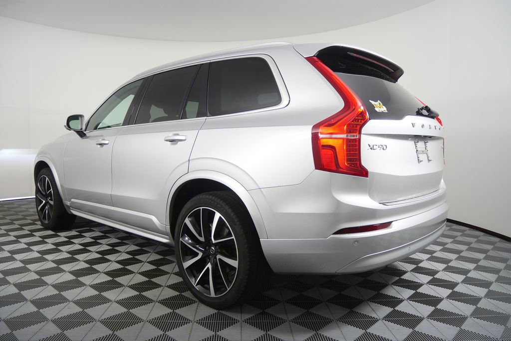 Used 2022 Volvo XC90 T6 Momentum w/ Advanced Package image 5
