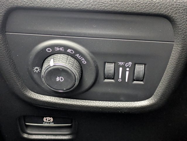 Used 2024 Jeep Grand Cherokee Overland w/ Adv Protech Group III image 27