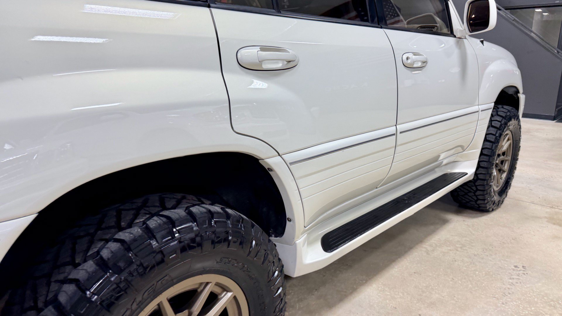 Used 2000 Lexus LX 470 4WD image 19