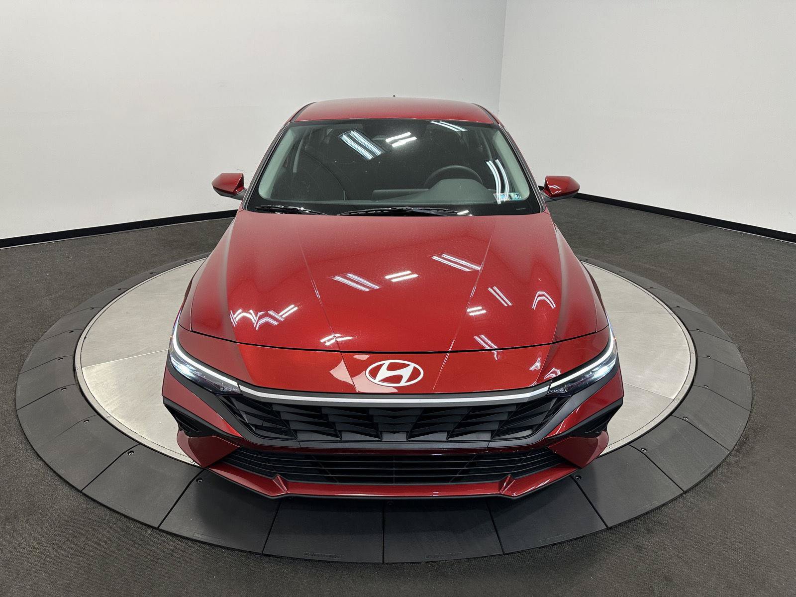 Certified 2024 Hyundai Elantra SEL FWD image 3