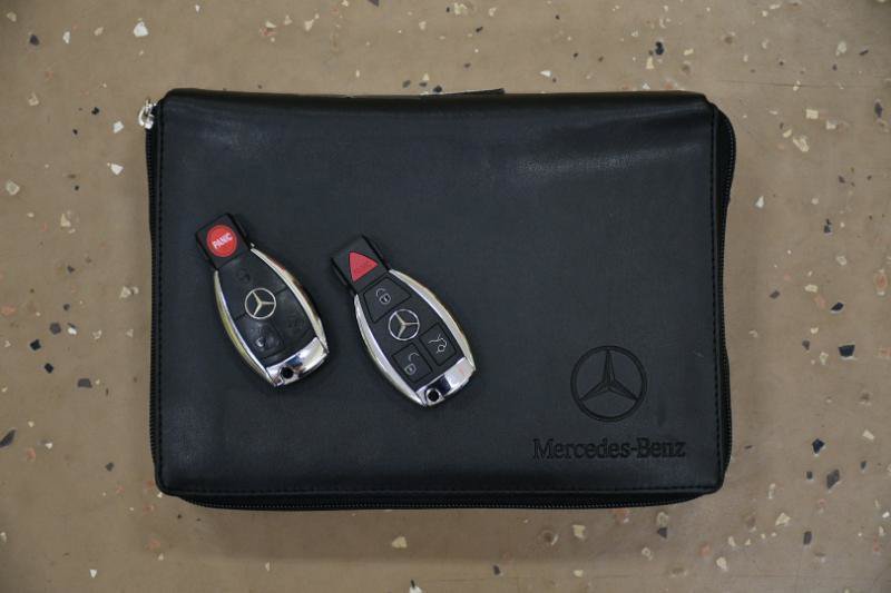 Used 2008 Mercedes-Benz SL 550 w/ P1 Pkg image 59
