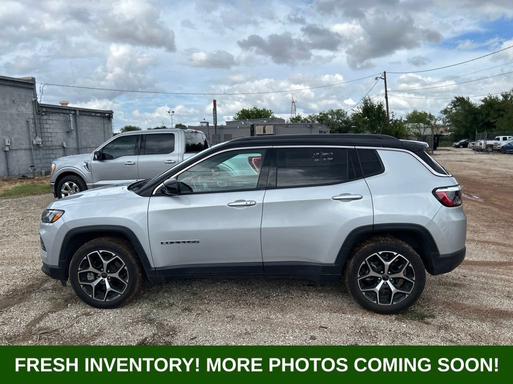 Used 2025 Jeep Compass Limited AWD/4WD image 5