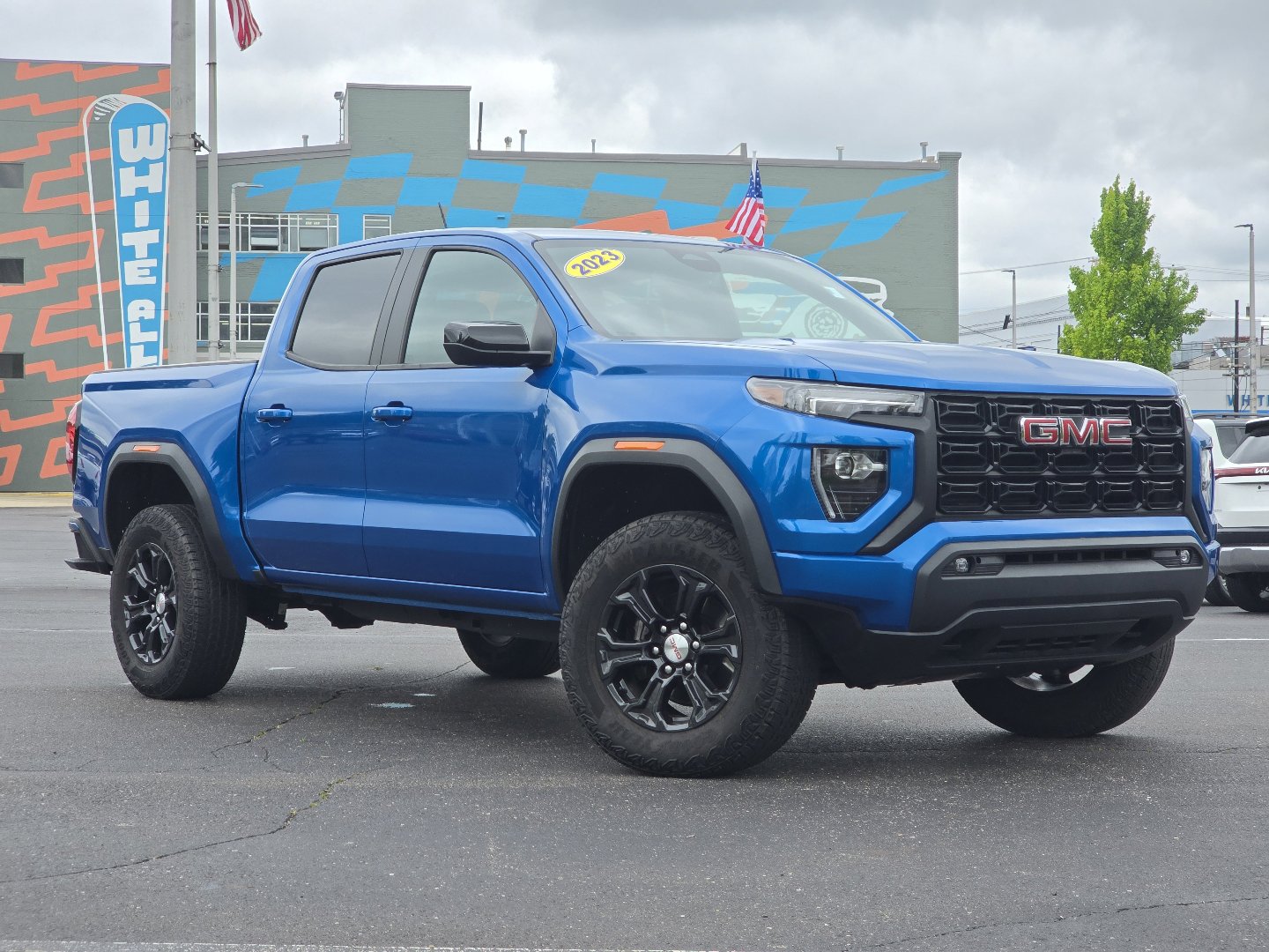 Used 2023 GMC Canyon Elevation w/ Convenience Package AWD/4WD image 2