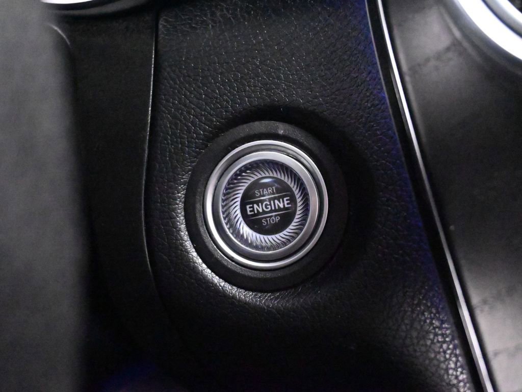 Used 2022 Mercedes-Benz GLC 300 4MATIC Coupe image 39