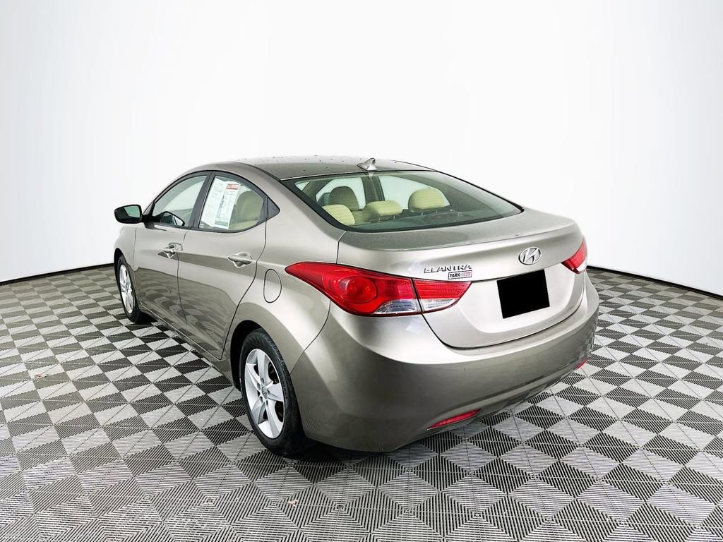 Used 2013 Hyundai Elantra GLS image 7